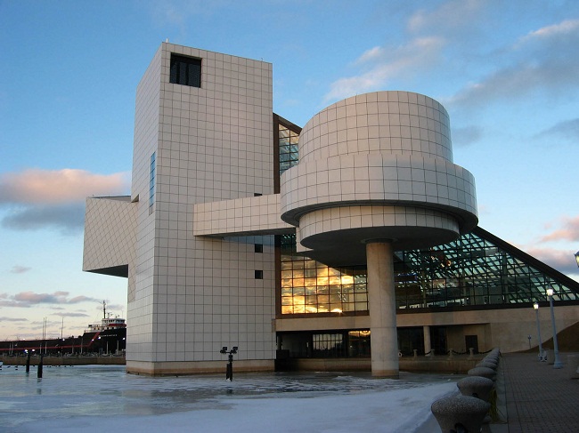 Музеят и залата на славата на рокенрдрола, Кливланд, Охайо, САЩ 